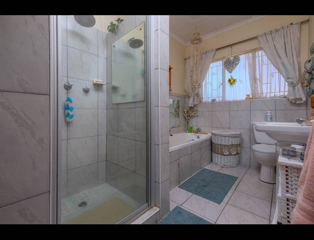 3 BEDROOM FREEHOLD FOR SALE IN NOOITGEDACHT